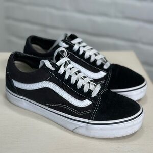 Old Skool Vans sneakers. Black. Men’s size 5.5. Women’s size 7.